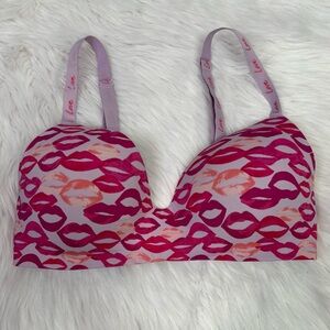 Victoria’s Secret Lightly Lined Wireless T-Shirt Bra 34D Pink Red‎ Purple Lips